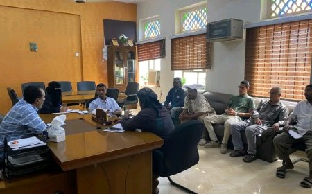 مدير عام خورمكسر يعقد سلسلة اجتماعات لتعزيز الخدمات والاستعداد لشهر رمضان المبارك