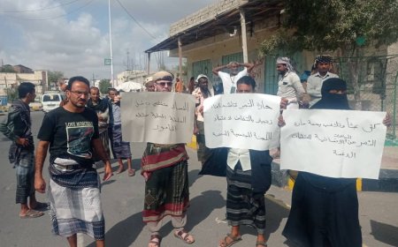 أهالي حارة النصر بزنجبار ينفذون الوقفة الإحتجاجية الثانية للمطالبة بحقوقهم 