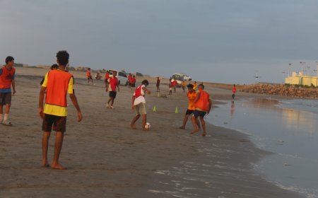 نادي شباب الدرجاج يواصل استعداداته البدنية بتمرين مكثف على ساحل أبين