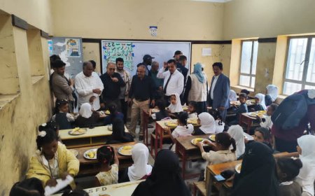 وزارة التربية وبرنامج الغذاء العالمي يدشنون العمل بالمطبخ المدرسي بمديرية تبن بلحج 