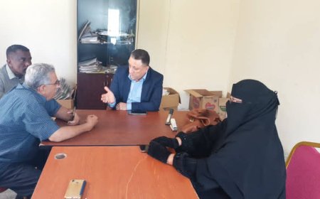 نائب محافظ أبين يلتقي مدير عام مكتب الخدمة المدنية والتأمينات ويشيد بأداء المكتب