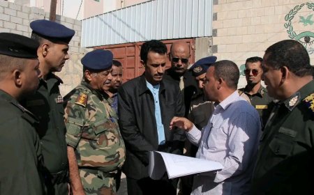 الوكيل الجيلاني يضع حجر الأساس لمشروعي فرع الأحوال المدنية وتأهيل مركز شرطة روكب بالمكلا