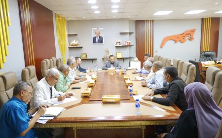 محافظ عدن يطّلع على نشاط الصندوق الاجتماعي للتنمية ويبحث المشاريع المستقبلية