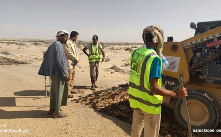 برعاية محافظ شبوة.. تدشين أعمال صيانة وفرش الطبقة الإسفلتية لمشروع الطريق الفرعي لمدينة رضوم عاصمة المديرية