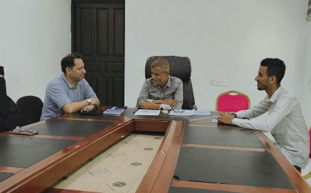 لقاء تنسيقي بين فرع هيئة حماية البيئة بساحل حضرموت والسلطة المحلية بالشحر لمتابعة الحملات الرقابية البيئية بالمديرية