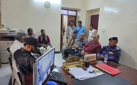 مدير عام مديرية شبام ومدير عام المؤسسة المحلية للمياه يتفقدان مشروع الطاقة الشمسية لحقل موشح ويطلعان على احتياجات الفرع