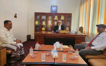 الوكيل بن عليان يلتقي نائب رئيس جامعة المهرة لشؤون الطلاب