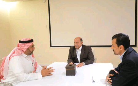 عضو مجلس القيادة ومحافظ حضرموت يطلع على تدخلات وجهود مركز الملك سلمان للاغاثة والاعمال الإنسانية بحضرموت