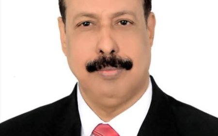 نائب رئيس صندوق صيانة الطرق والجسور يهنئ المهندس حسين العقربي بتعيينه وزيرا للأشغال في الحكومة الجديدة