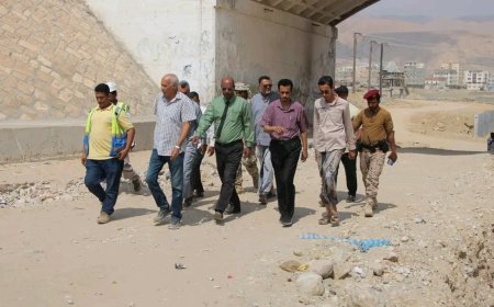 وكيل محافظة حضرموت يقف على أسباب مشكلة المياه الراكدة في مشروع خور المكلا المرحلة الثانية