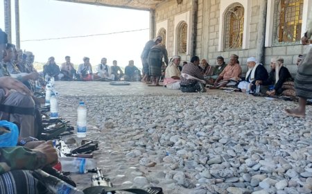 قيادات ووجهاء وأعيان ومشايخ آل محمد بن عمر يقدمون واجب التضامن مع قبيلة آل سليمان الحميرية