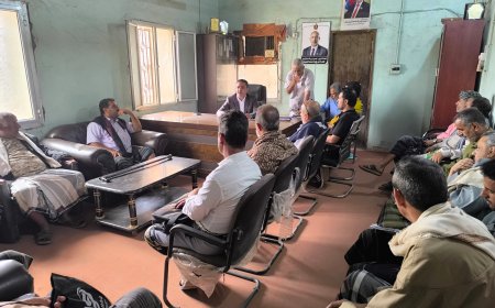 حافز يناير يصل الميدان.. السلطة المحلية بردفان تواصل دعم المعلم وتعزيز مسيرة التعليم