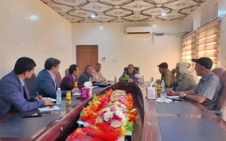 هشلة يترأس اجتماعًا موسعًا لمناقشة مستوى توريد الإيرادات للبنك المركزي