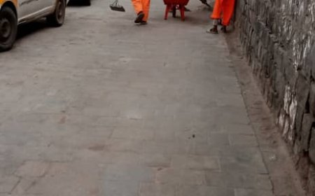 تأهباً لرمضان.. حملة نظافة شاملة تستهدف أحياء وشوارع "التواهي" بالعاصمة عدن