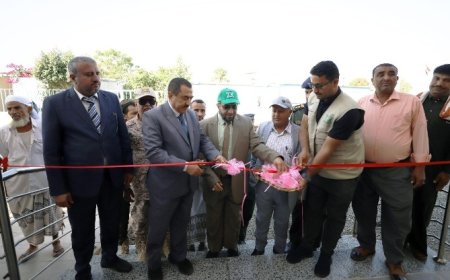 محافظ حجة يدشن وحدة الغسيل الكلوي بمركز الجعدة الصحي