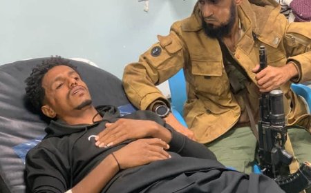 القائد الشنيني يطمئن على الحالة الصحية للاعب فضل سالم في أحد مستشفيات عدن