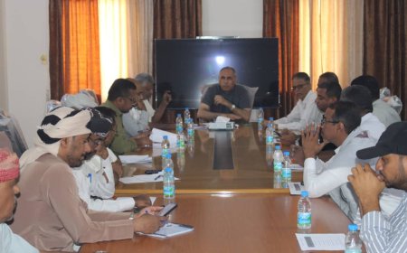 مناقشة تموينات المياه خلال شهر رمضان بوادي حضرموت