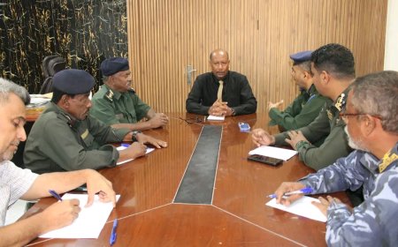 مدير عام المكلا يترأس اجتماعاً للجنة الأمنية لمناقشة خطة شهر رمضان وتنظيم الفعاليات العامة