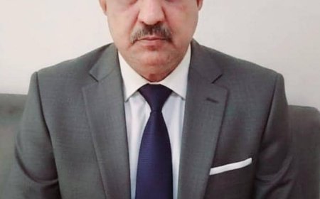 العميد طارق علي ناصر هادي يهنئ اللواء ركن دكتور طاهر العقيلي لنيله ثقة وزير الدفاع