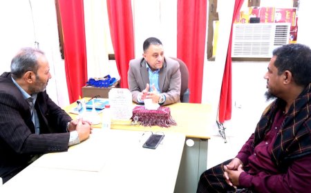 الامين العام للمجلس المحلي بأبين يبحث الإجراءات التنفيذية لتأثيث وتجهيز مركز دحر الملاريا بتمويل من WHO بـ 60 ألف دولار