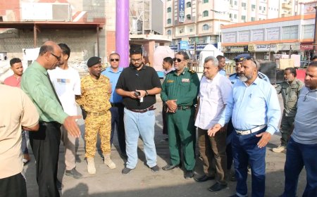 بمشاركة أمنية وخدمية واسعة.. مدير عام المكلا يدشن حملة تنظيم الحركة المرورية والأسواق الشعبية