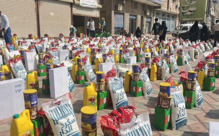 اتحاد الجمعيات الخيرية يبدأ توزيع السلال الغذائية للأسر الفقيرة في عدن