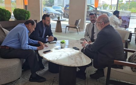 محافظ عدن يبحث مع الممثل الإقليمي لليونسكو آفاق التعاون والشراكة لدعم قطاعي التعليم والثقافة