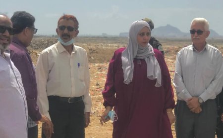 إتلاف 300 طن من الكلينكر في عدن بقرار قضائي ضمن إجراءات حماية المستهلك