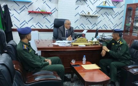 مدير أمن المكلا يلتقي رئيس محكمة استئناف حضرموت لمناقشة منع إطلاق النار في المناسبات