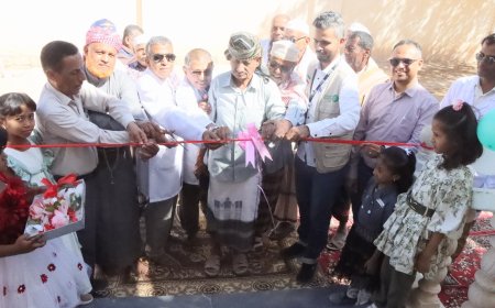 بتمويل من العون المباشر الكويتية.. الدكتور العمودي يدشن مشروع الطاقة الشمسية بالوحدة الصحية بتاربة البلاد بمديرية سيئون