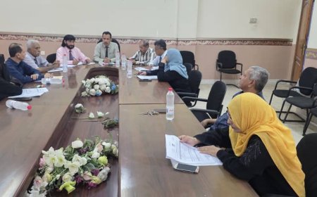 مجلس كلية العلوم الإدارية بعدن يناقش جملة من القضايا الأكاديمية والإدارية والطلابية