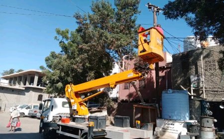 بتوجيهات مدير عام الشيخ عثمان.. تنفيذ أعمال صيانة إنارة بشارع خلف الصداقة الجديدة واستمرار العمل بكود العثماني