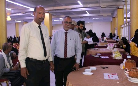 قيادة السلطة المحلية بمديرية المكلا ومدير التربية بالمديرية يشهدان الحفل الختامي لبرنامج "توب شيف ماري تيشوب"