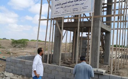 مدير مكتب الهيئة العامة للموارد المائية بأبين يقوم بتفقد مشروع مياه شرب قرية المسيمير خنفر