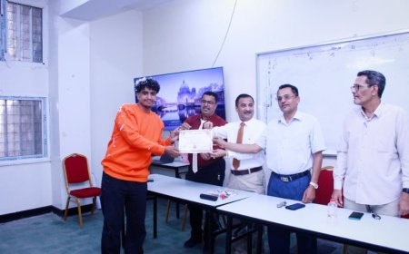 كلية التربية عدن تحتفي بطلاب مبدعين من كليات الجامعة