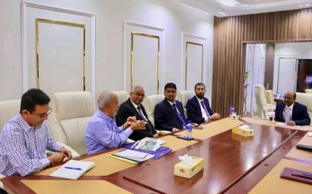 وزير النفط والمعادن يترأس الاجتماع الأول لقيادات الوزارة ووحداتها التابعة