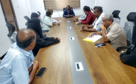 الوكيل الغتناني يدشن نظام البصمة الإلكترونية في المجمع الزراعي بعدن