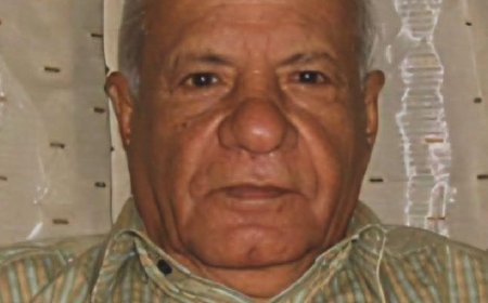 الكابتن ناصر رئيس طيران اليمنية يعزي آل الشَّعبي