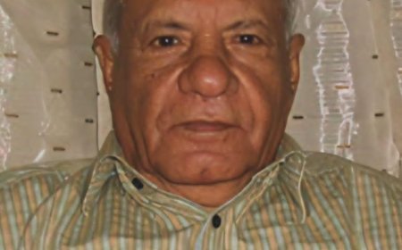 نائب وزير الخدمة المدنية يعزي في وفاة المناضل عبدالقوي الشعبي .