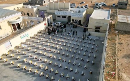 أمين محلي المهرة يدشن مشاريع رمضان لمؤسسة السبيل للتنمية الاجتماعية