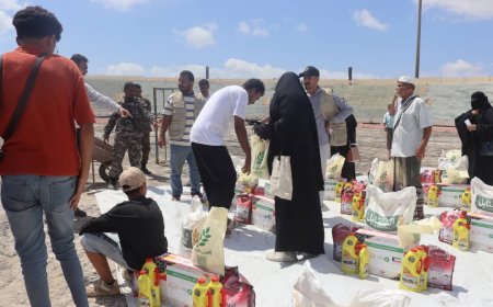 بتمويل العون المباشر.. تدشين برنامج السلة الغذائية في الشيخ عثمان بعدن