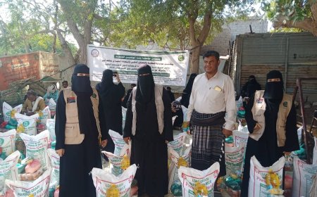 مركز الأمل لرعاية وتأهيل ذوي الهمم بأبين يوزع مساعدات على 300 مستفيد بدعم من مؤسسة وقف الواقفين