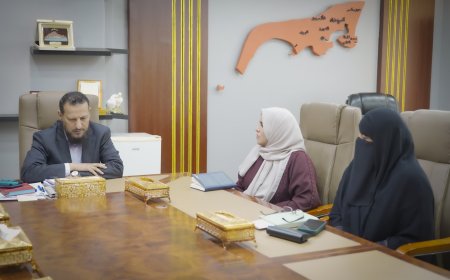 محافظ العاصمة عدن يبحث مع وزيرة شؤون المرأة والطفل آفاق التعاون المشترك