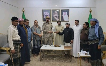 السلطة المحلية بسقطرى تكرم قائد قوة 808 للدعم والإسناد السلف بالمحافظة وتستقبل خلفه الجديد