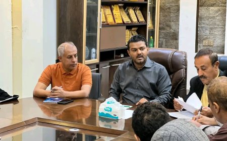 مدير عام مديرية الشيخ عثمان يناقش مع الفريق الاستشاري لمحافظ عدن أوضاع المكاتب التنفيذية