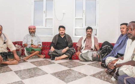 قائد لواء بارشيد "سالم القرزي" يلتقي مقدم "الباصبار" سالم باقحوم البهيشي