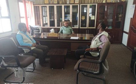 لقاء بتربية لحج يبحث دعم تعليم النازحين والمتضررين من السيول