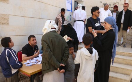 مديرة مكتب برنامج الأغذية العالمي بمأرب تزور مراكز تسجيل المستفيدين ضمن مشروع المساعدات الغذائية الطارئة الموجهة