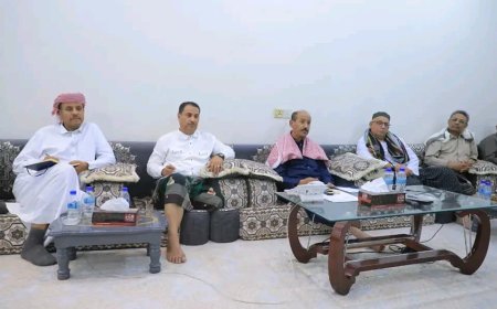 الوكيل بارباع يعقد لقاء  يضم عدد من المكاتب الخدمية لمناقشة الأوضاع العامة وتعزيز وتيرة العمل الخدمي بمدينة سيئون ووادي حضرموت