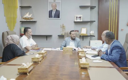 المحافظ عبد الرحمن شيخ يلتقي قيادة مجلس عدن الوطني